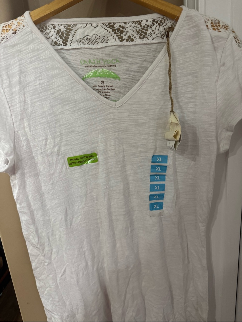 Earth Yoga Top XL White Women’s (CL-4)
